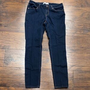 No Boundaries Navy Skinny Jeans size 13 stretch fabric very soft. EUC!